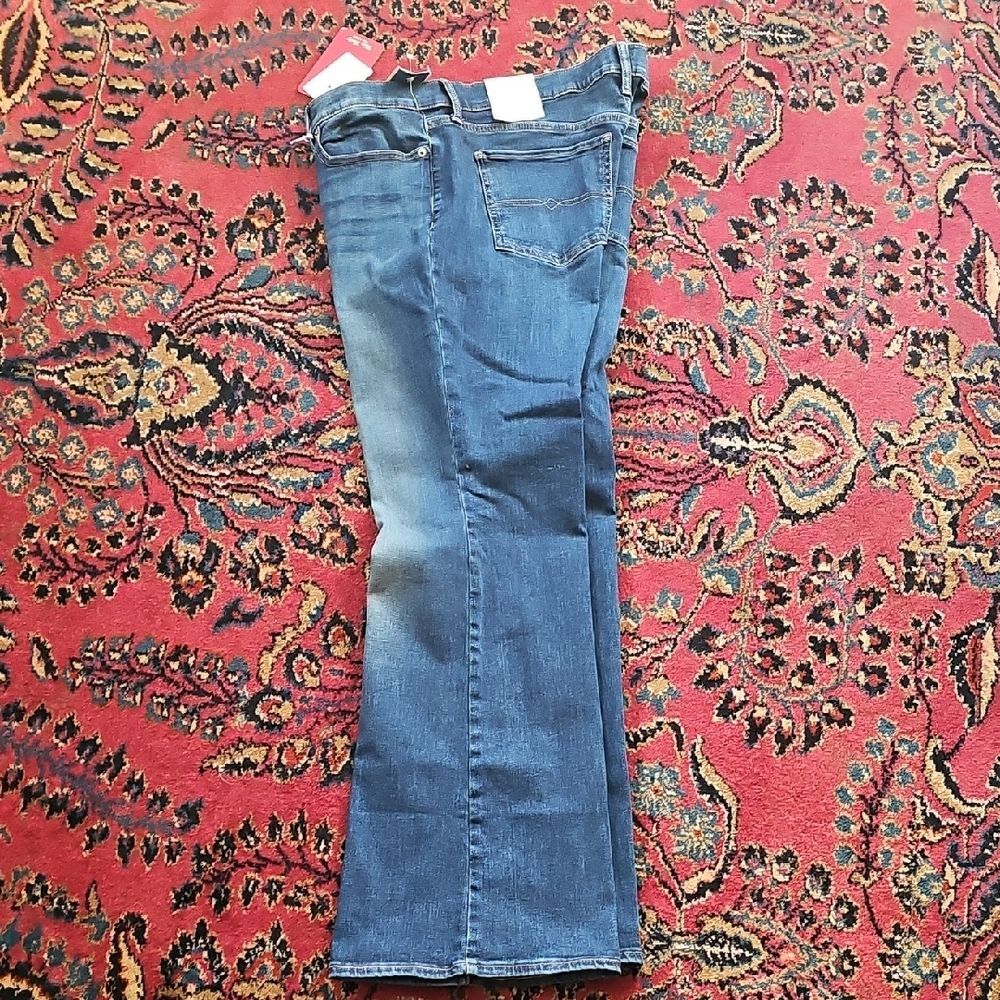 NWT Jeans By Lucky Brand Blue Denim Size 14/32 Mid Rise Flare